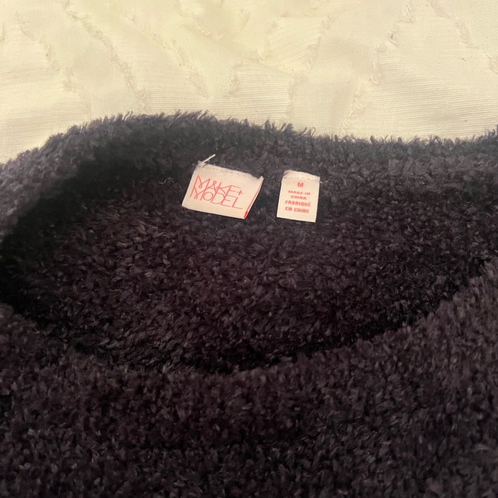 Make + model sweater - Picture 2 of 2